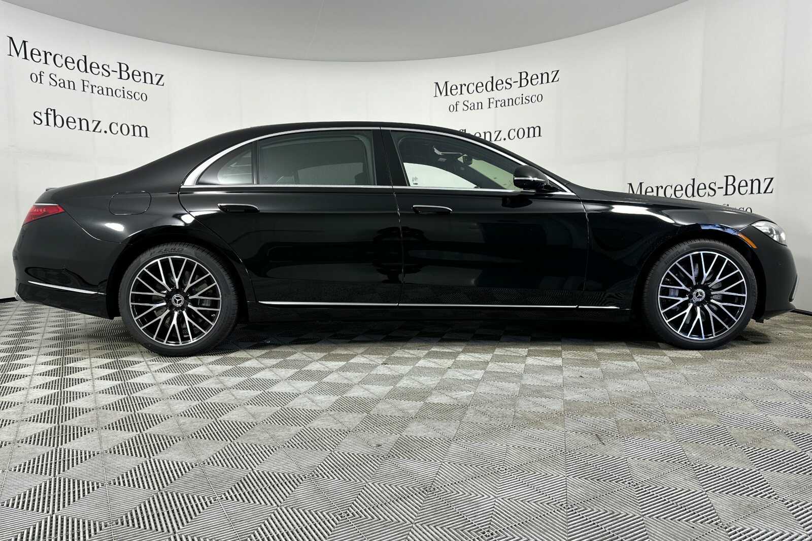 2025 Mercedes Benz S 450 580 4MATIC photo 3