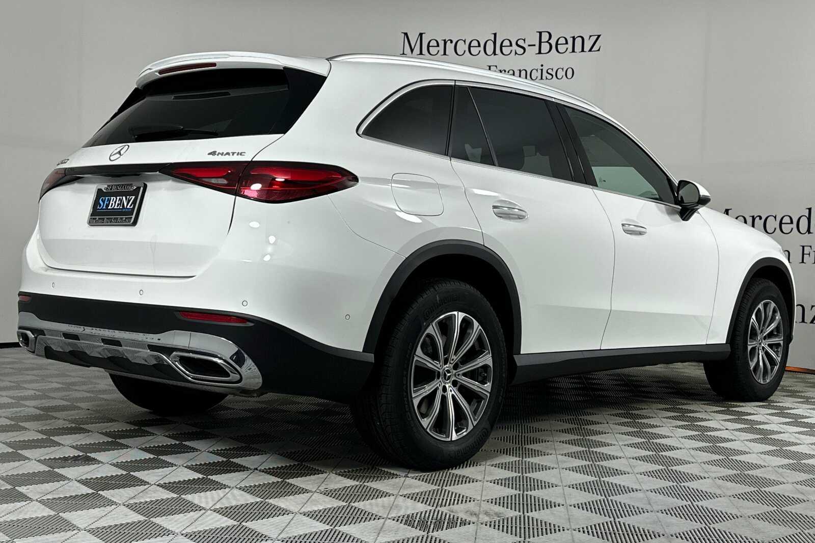 2026 Mercedes Benz GLC 300 4MATIC photo 4