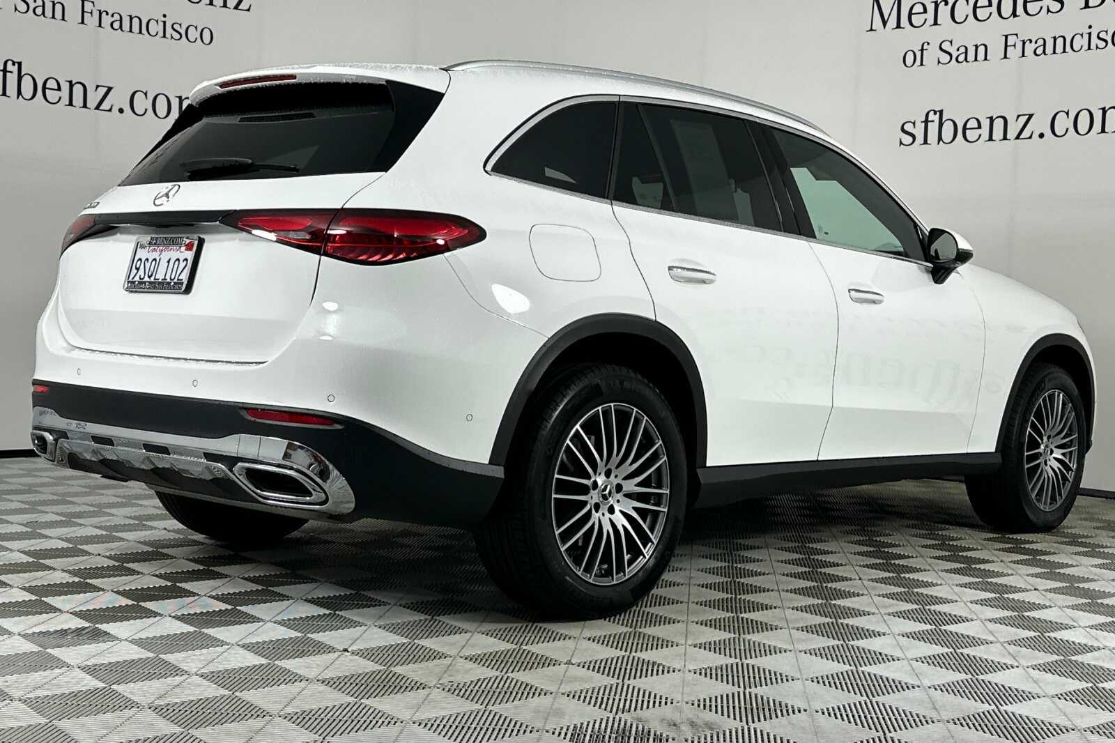 2025 Mercedes Benz GLC 300 photo 2