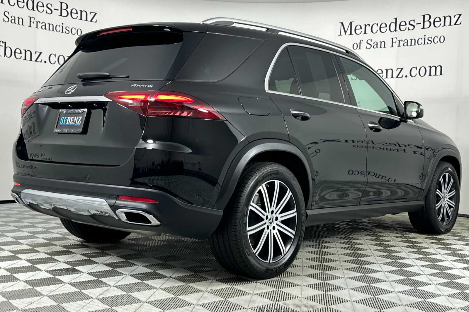 2025 Mercedes Benz GLE 350 4MATIC photo 3