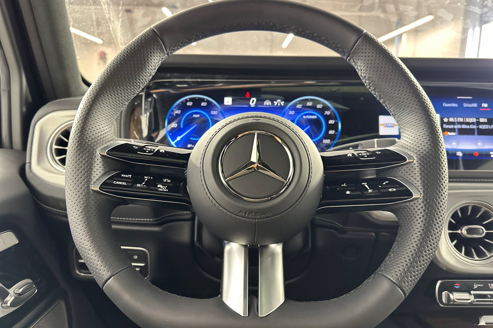 2025 Mercedes-Benz G-Class G580 - Photo 23