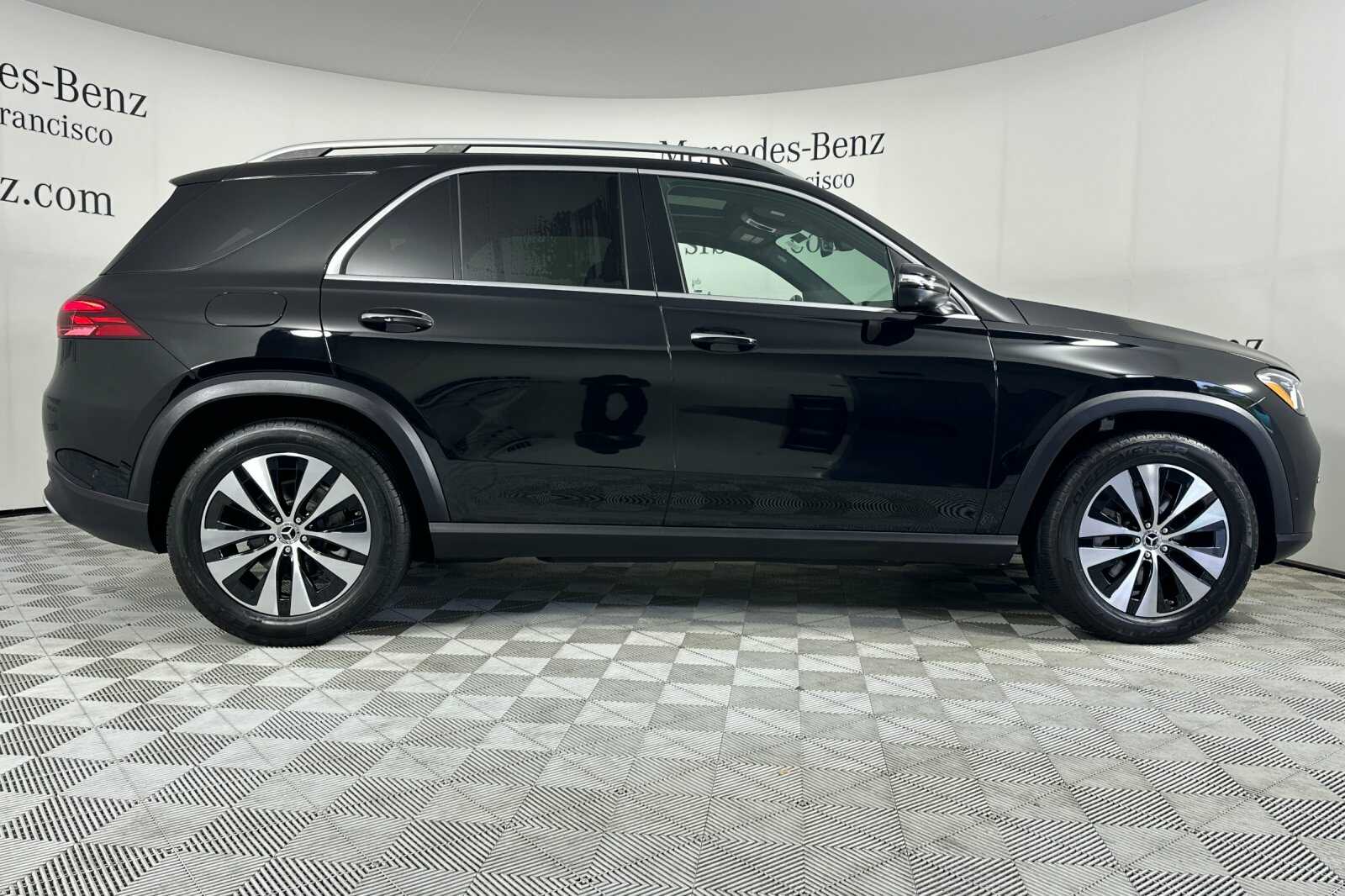 2025 Mercedes Benz GLE 350 4MATIC photo 3