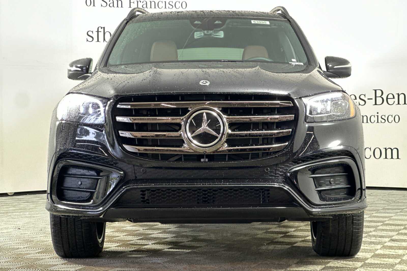 2025 Mercedes Benz GLS 450 4MATIC photo 2
