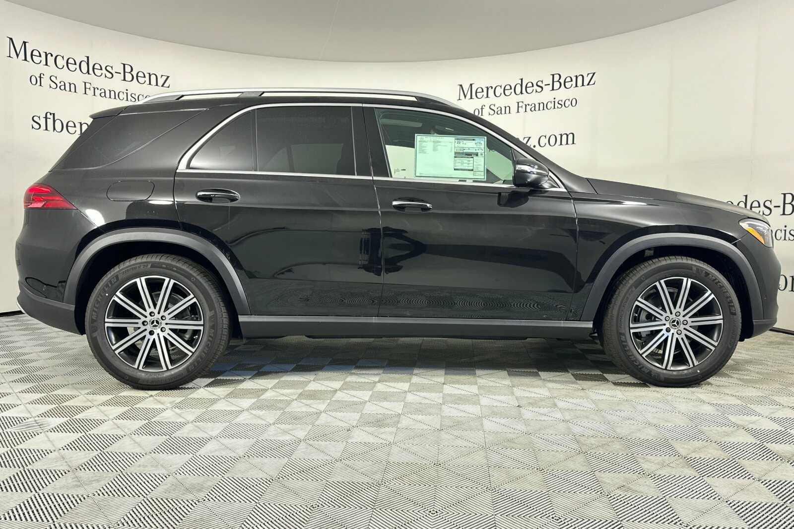 2026 Mercedes Benz GLE 350 4MATIC photo 3