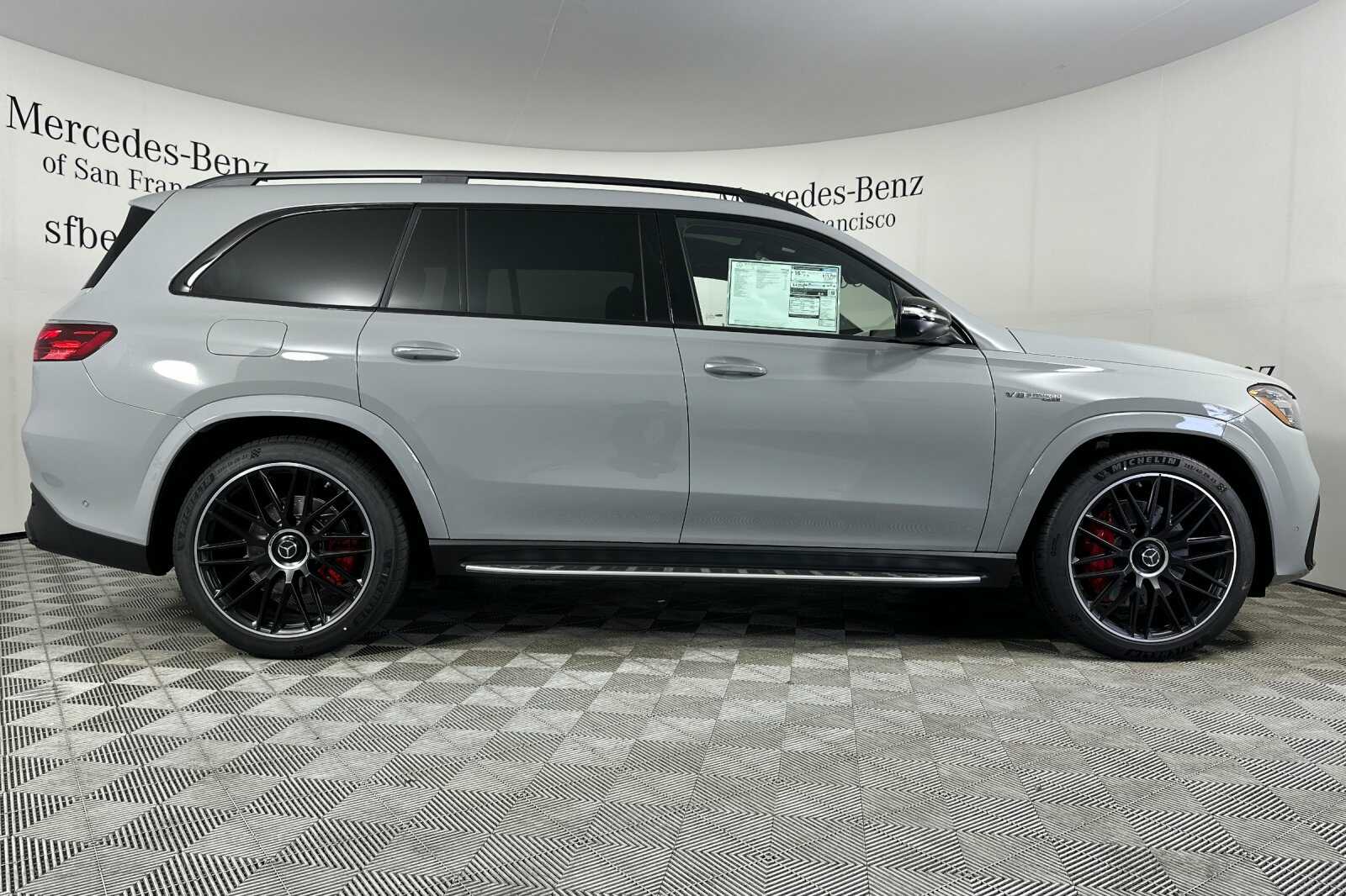 2025 Mercedes Benz GLS AMG 63 4MATIC photo 3