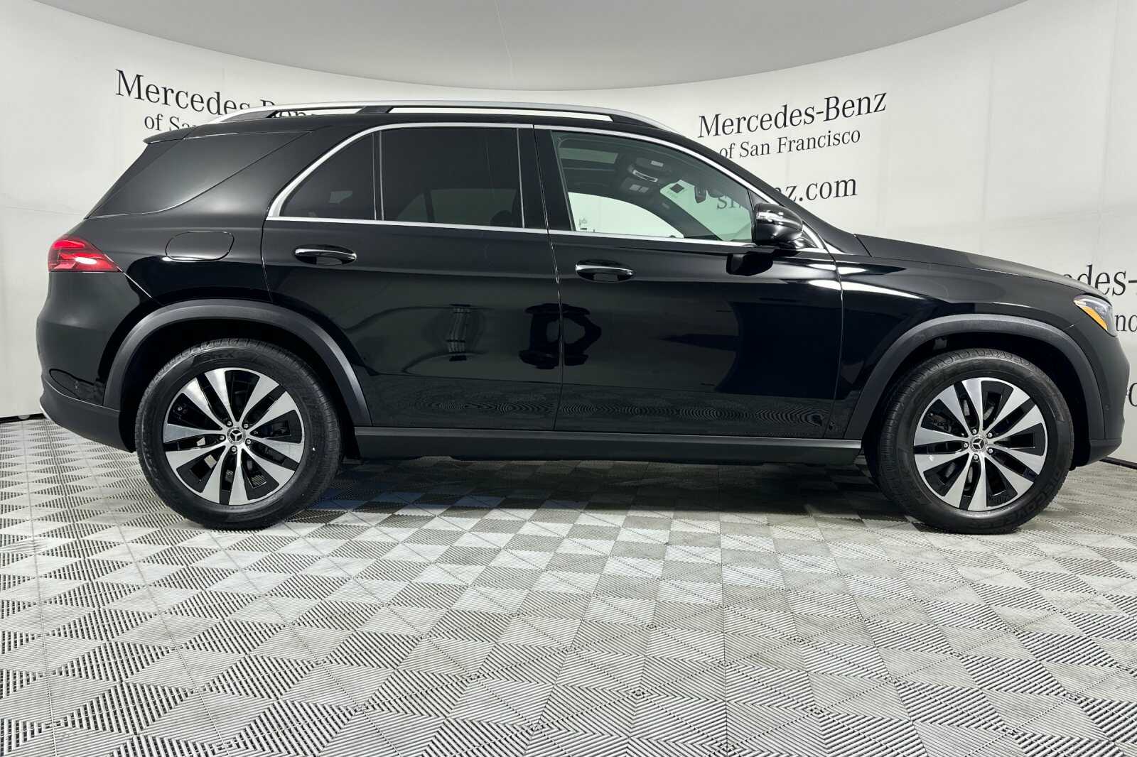 2025 Mercedes Benz GLE 350 4MATIC photo 3