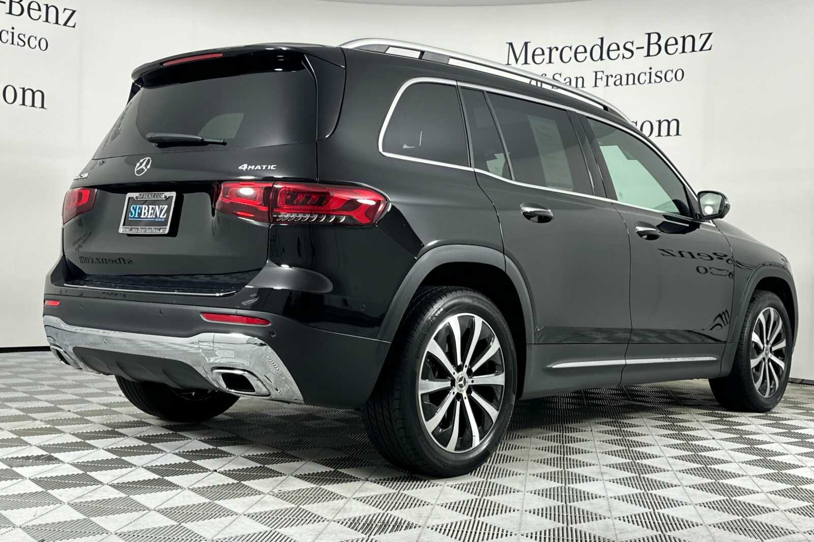 2021 Mercedes Benz GLB 250 4MATIC photo 2