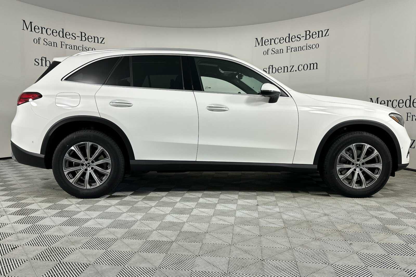 2026 Mercedes Benz GLC 300 4MATIC photo 3