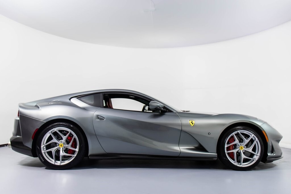 2020 Ferrari 812 Superfast Base photo 3