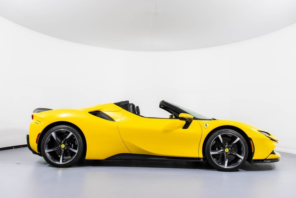 2024 Ferrari SF90 Spider Base photo 3