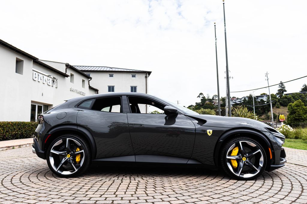 2025 Ferrari Purosangue photo 2