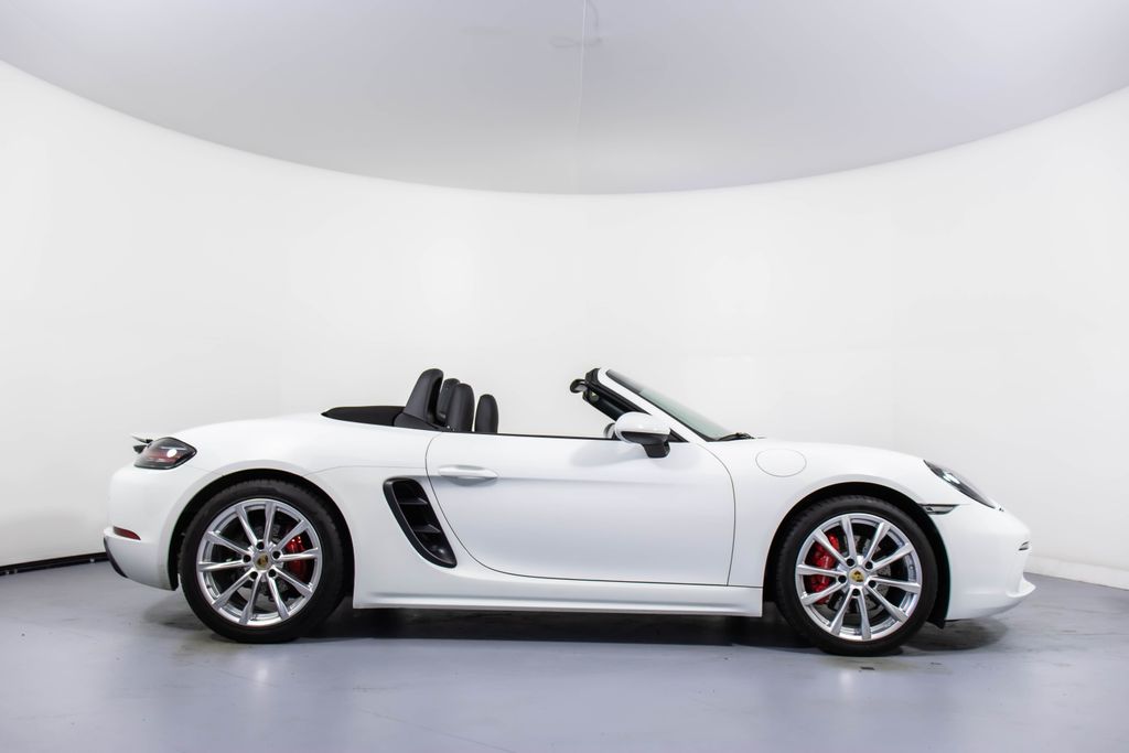 2024 Porsche 718 Boxster S photo 3