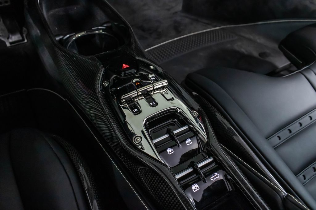 2023 Ferrari SF90 Spider Base photo 4