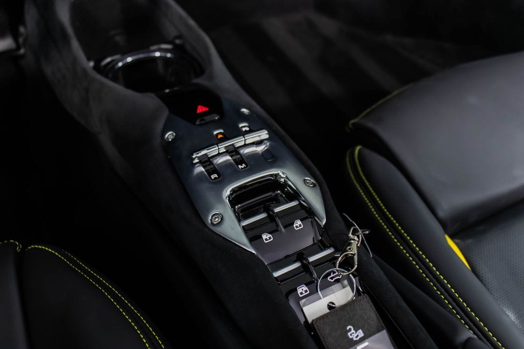 2024 Ferrari 296 GTS photo 4