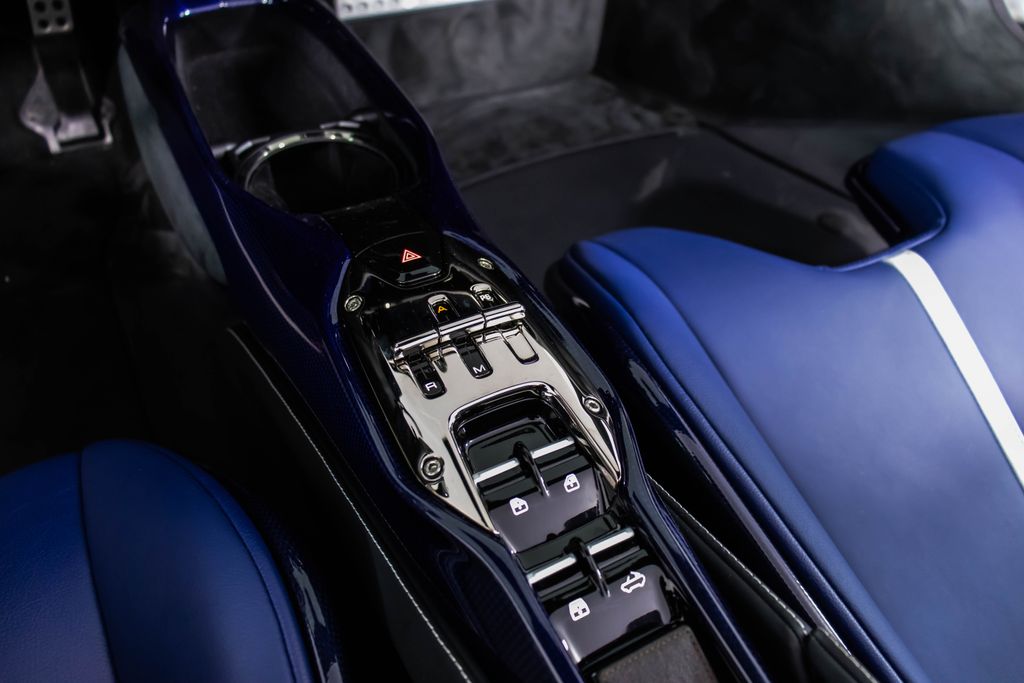 2022 Ferrari SF90 Spider Base photo 5