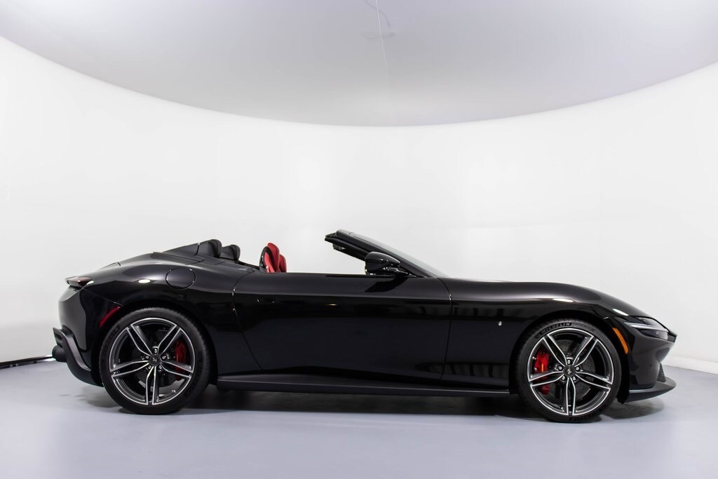 2024 Ferrari Roma Spider Base photo 3