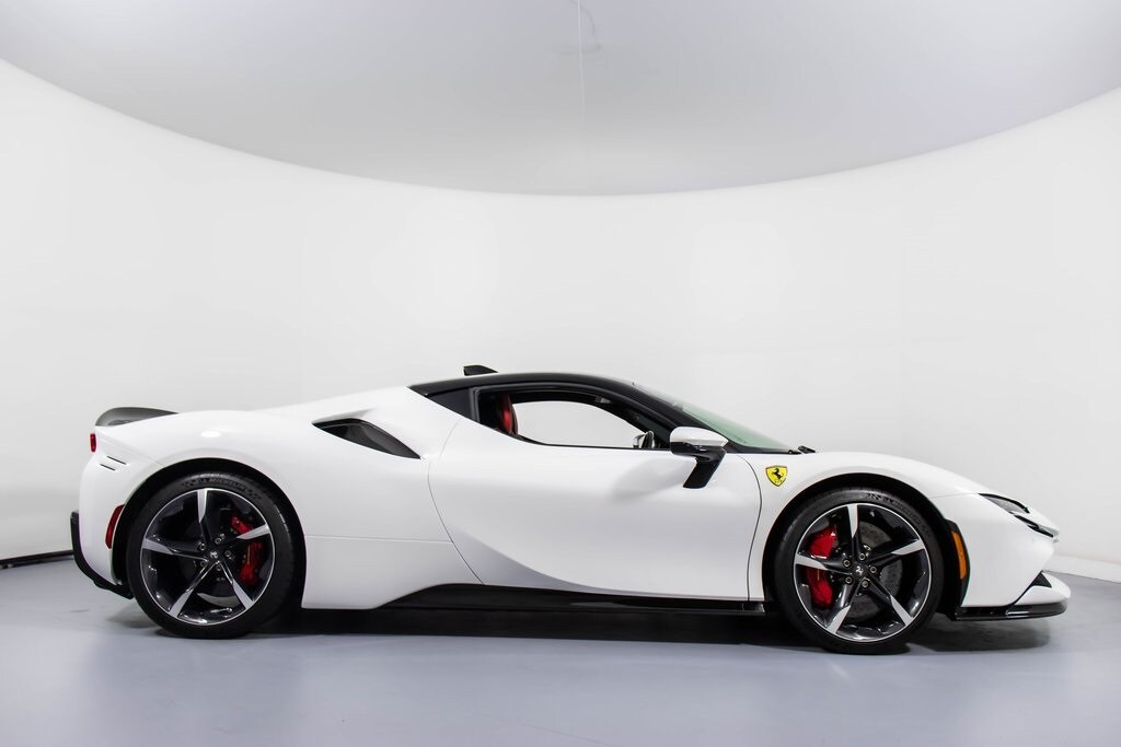 2022 Ferrari SF90 Stradale photo 3
