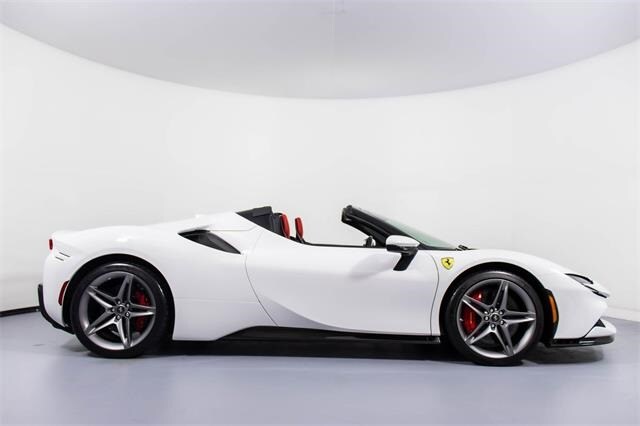 2024 Ferrari SF90 Spider Base photo 3