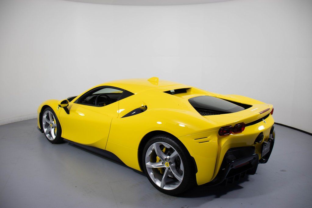 2022 Ferrari SF90 Stradale photo 3