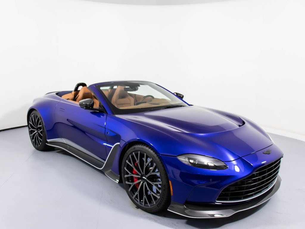 2023 Aston Martin Vantage Roadster's photo