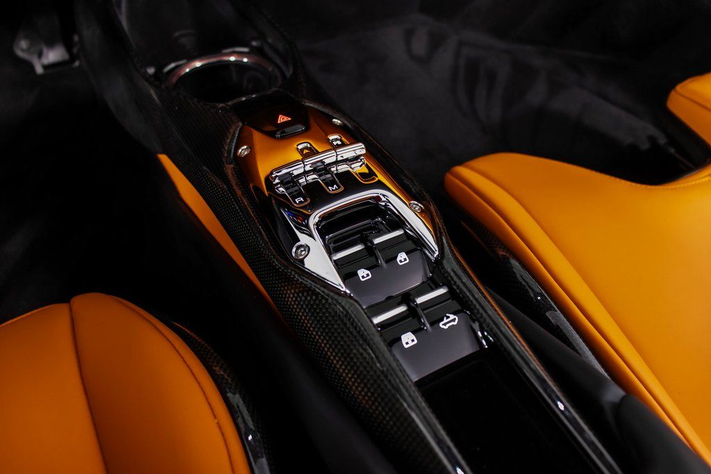 2025 Ferrari 296 GTS photo 4