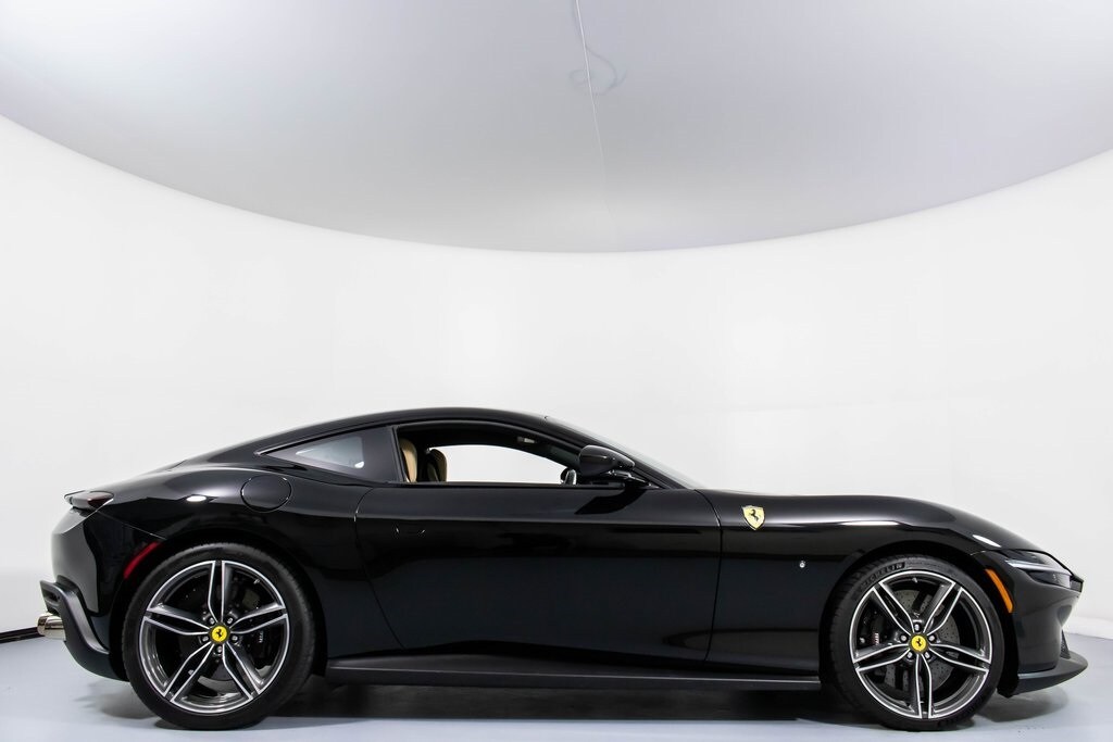 2023 Ferrari Roma photo 3