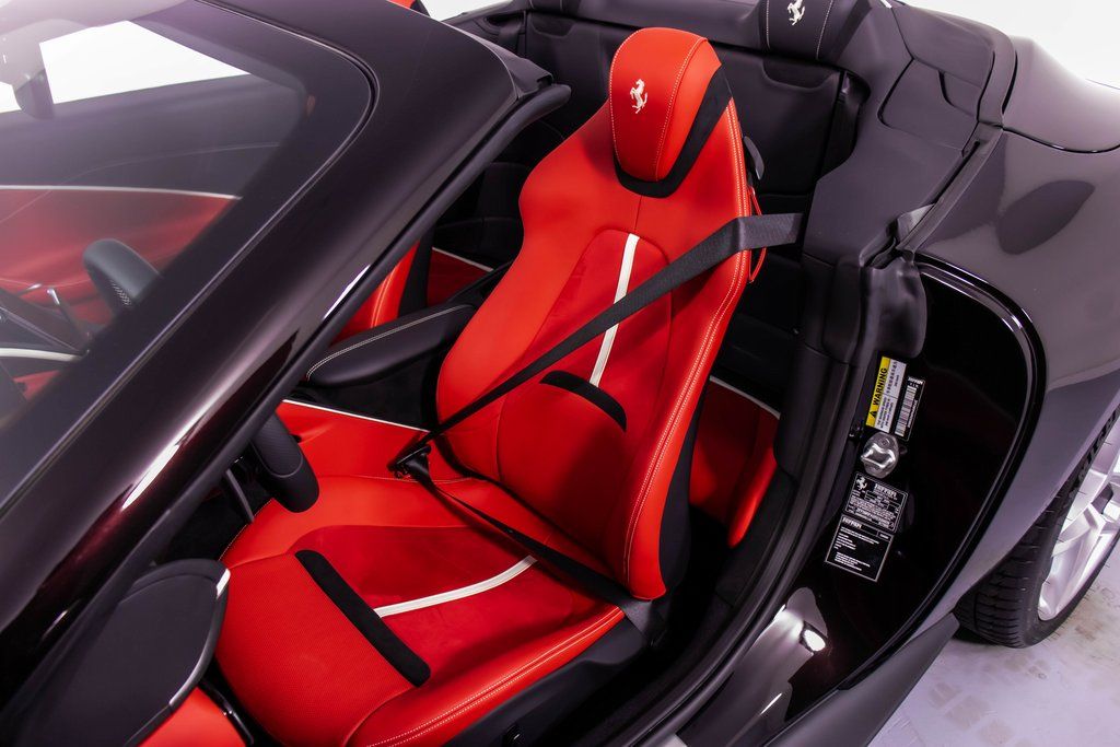 2024 Ferrari Roma Base photo 5