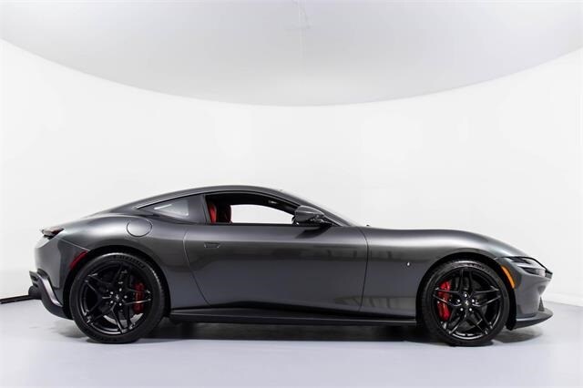 2024 Ferrari Roma Base photo 3