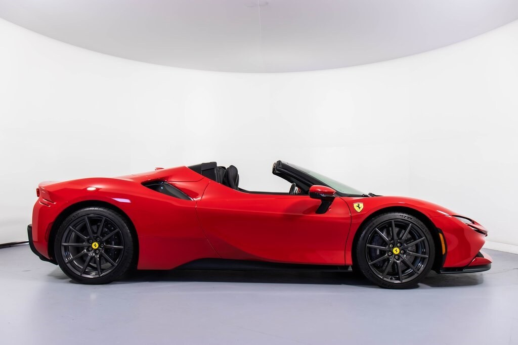2022 Ferrari SF90 Spider Base photo 3