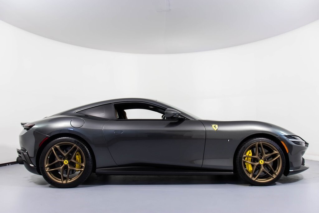 2024 Ferrari Roma Base photo 3