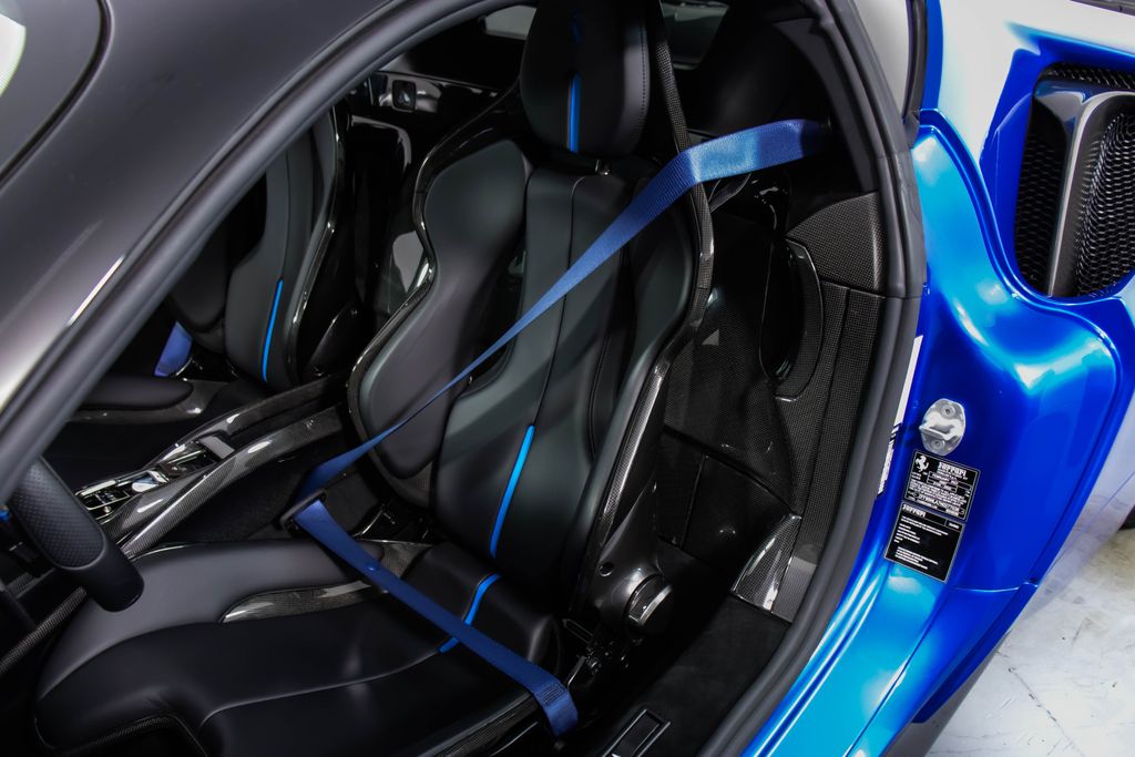 2022 Ferrari SF90 Stradale Base photo 5