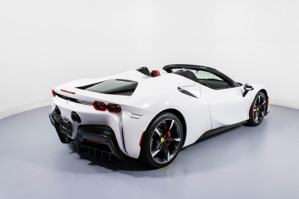 2023 Ferrari SF90 Spider Base photo 2