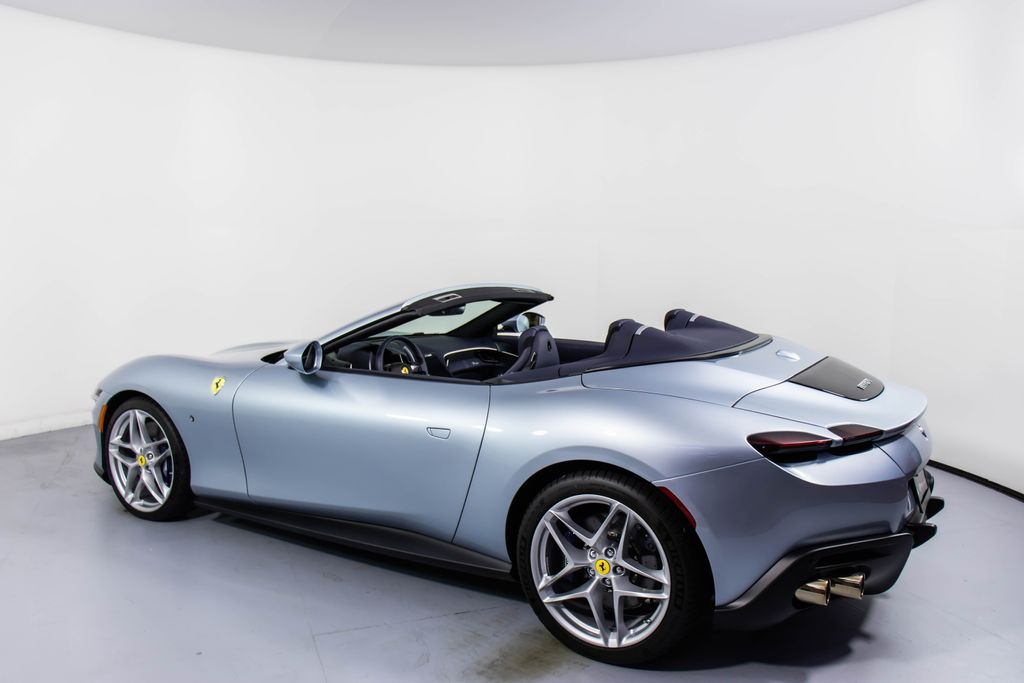 2025 Ferrari Roma Spider photo 3