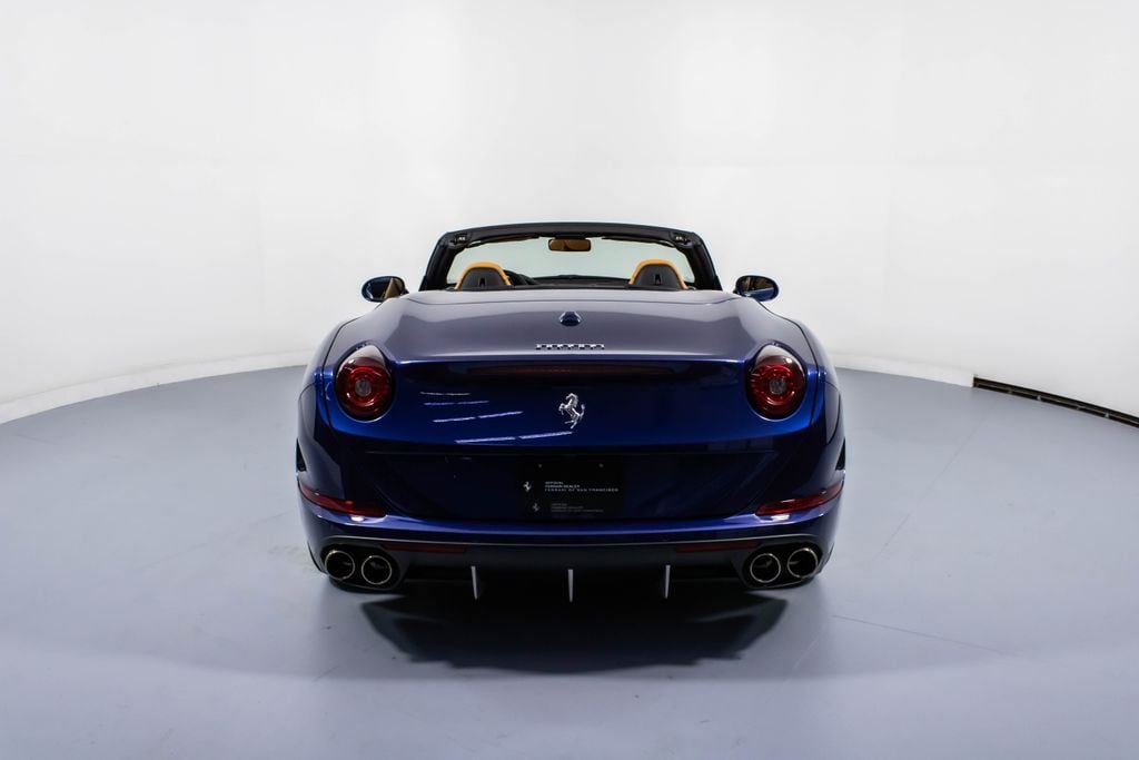 2017 Ferrari California T photo 6