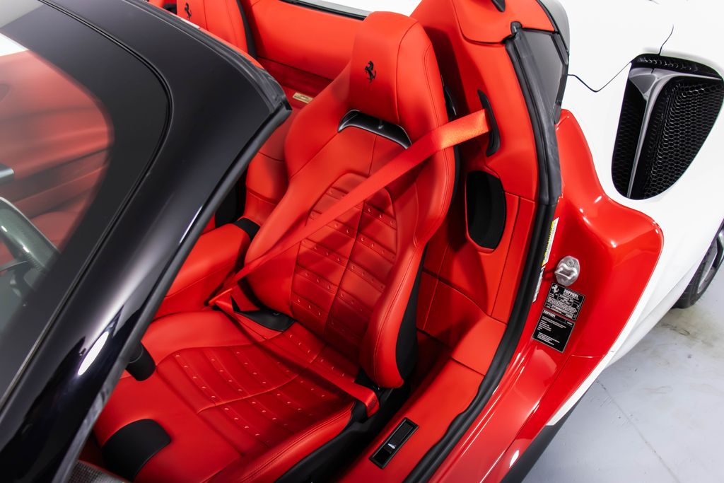 2025 Ferrari SF90 Spider Base photo 5