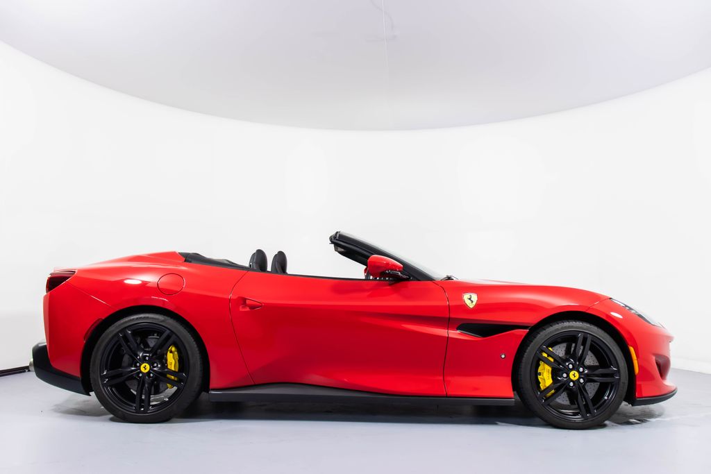 2019 Ferrari Portofino Base photo 2