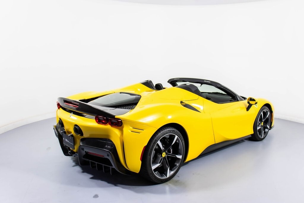 2024 Ferrari SF90 Spider Base photo 2