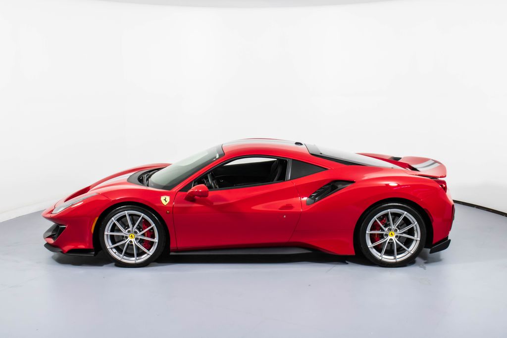 2019 Ferrari 488 Pista Base photo 3