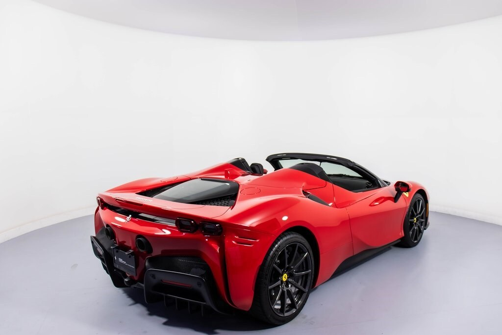 2022 Ferrari SF90 Spider Base photo 2