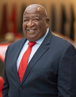 Staff member Lee Perkins  from ID_d0d908