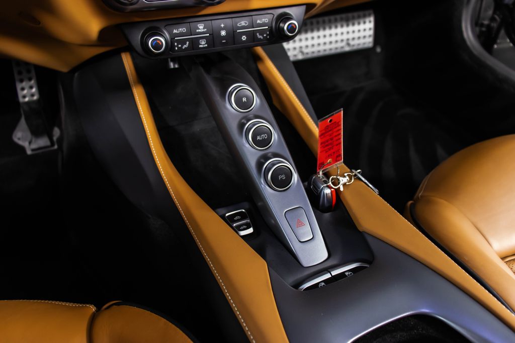 2019 Ferrari Portofino Base photo 4