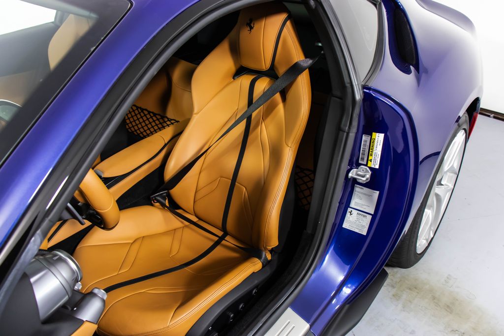 2019 Ferrari 812 Superfast Base photo 5