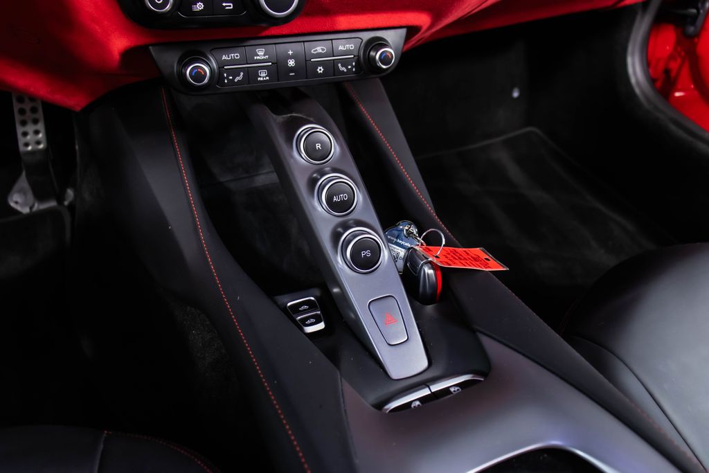 2019 Ferrari Portofino Base photo 4
