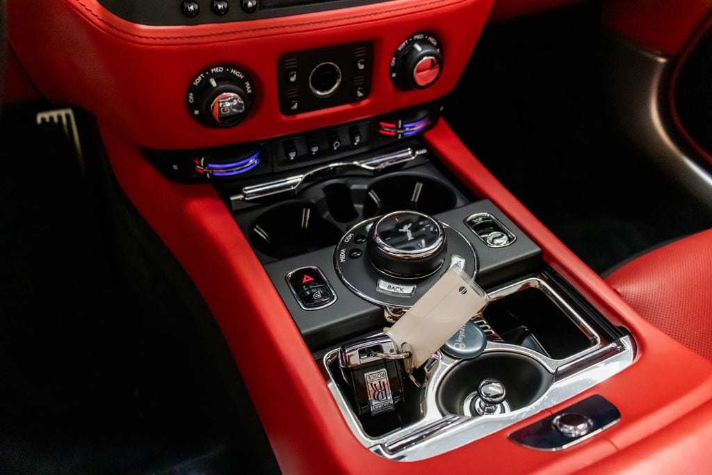 2020 Rolls-Royce Dawn Base photo 5