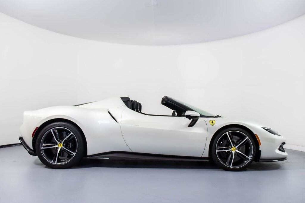 2025 Ferrari 296 GTS photo 3