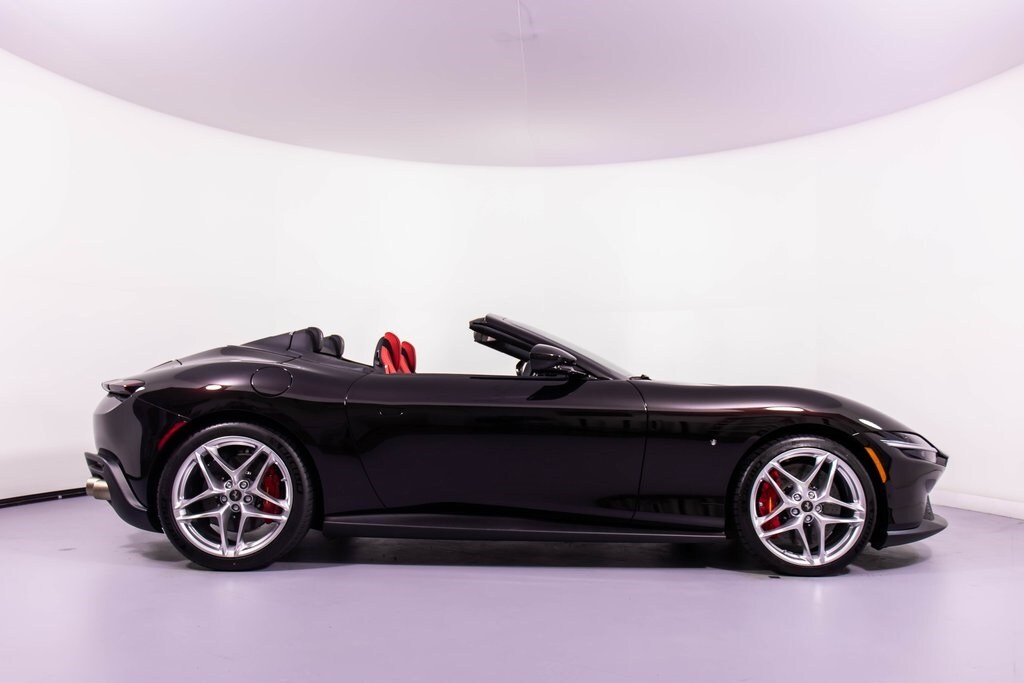2024 Ferrari Roma Spider Base photo 3