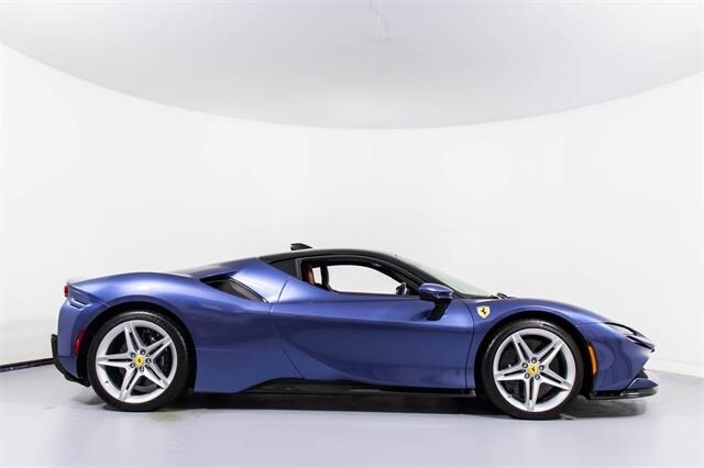 2021 Ferrari SF90 Stradale Base photo 3