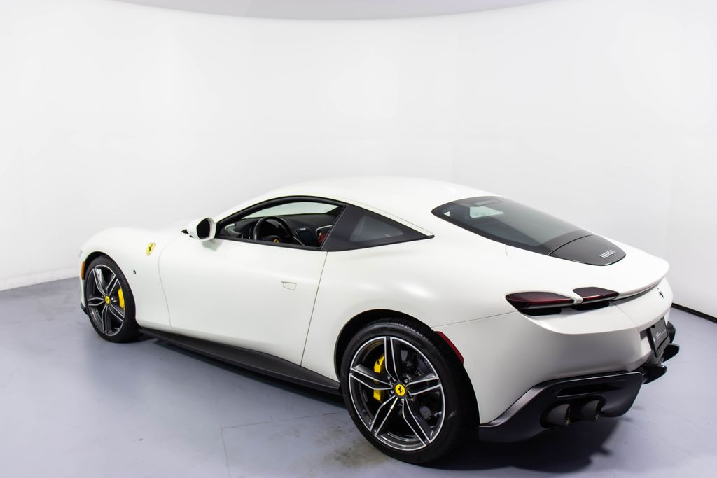 2022 Ferrari Roma Base photo 3