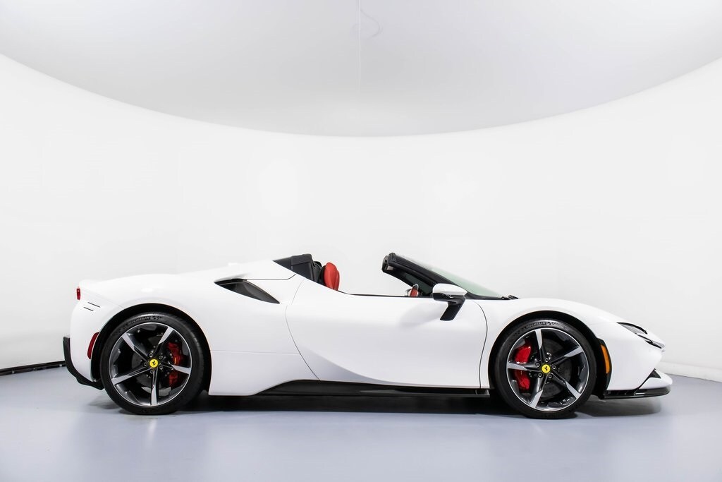 2023 Ferrari SF90 Spider Base photo 3