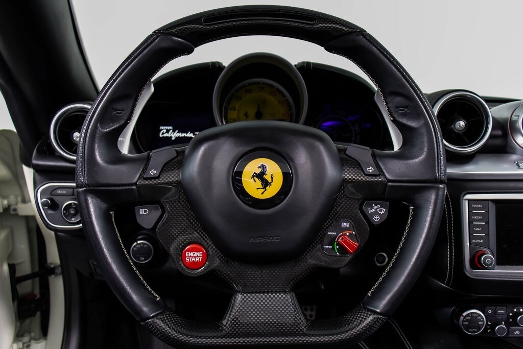 2017 Ferrari California T photo 4